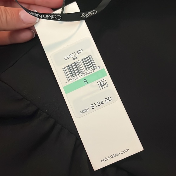 Calvin Klein - Black Sheath Dress, with gold zipper in the back - Picture 2 of 7